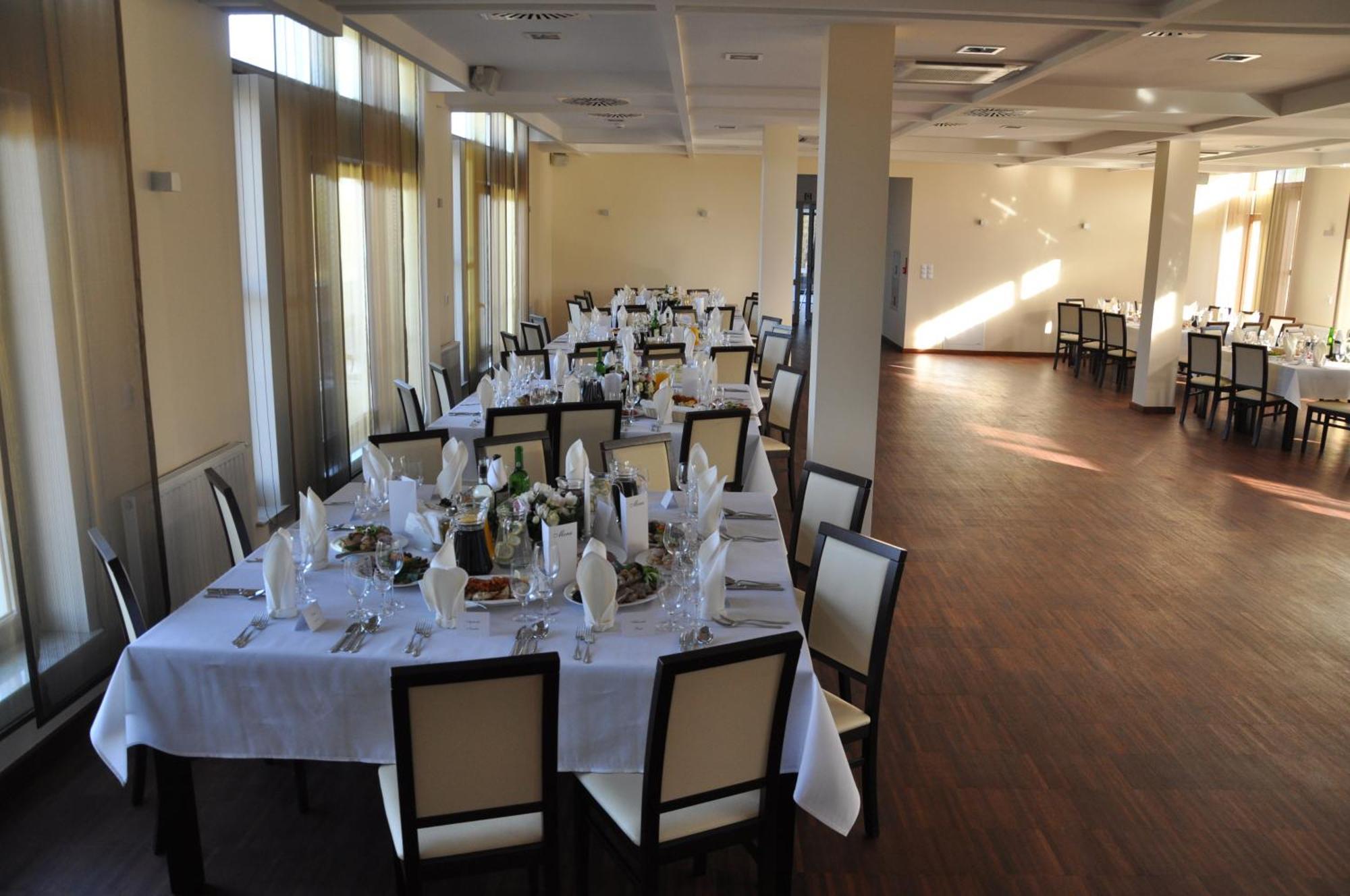 Hotel Aviator Kielce "Business Hotel Medical & Spa" ภายนอก รูปภาพ