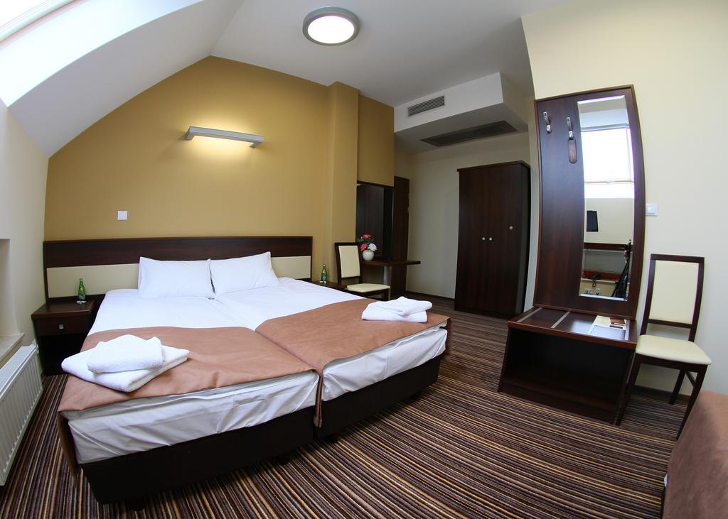 Hotel Aviator Kielce "Business Hotel Medical & Spa" ภายนอก รูปภาพ